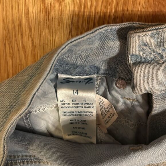 Seven7 size 14 distressed jeans - Picture 3 of 4